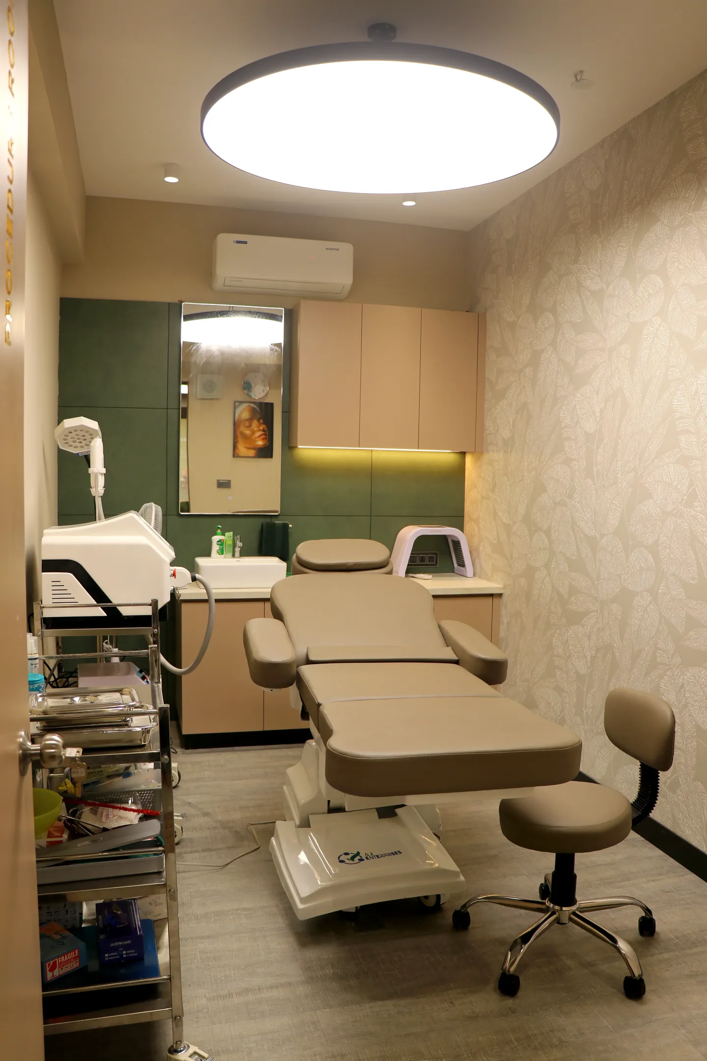 Aura Clinic photo